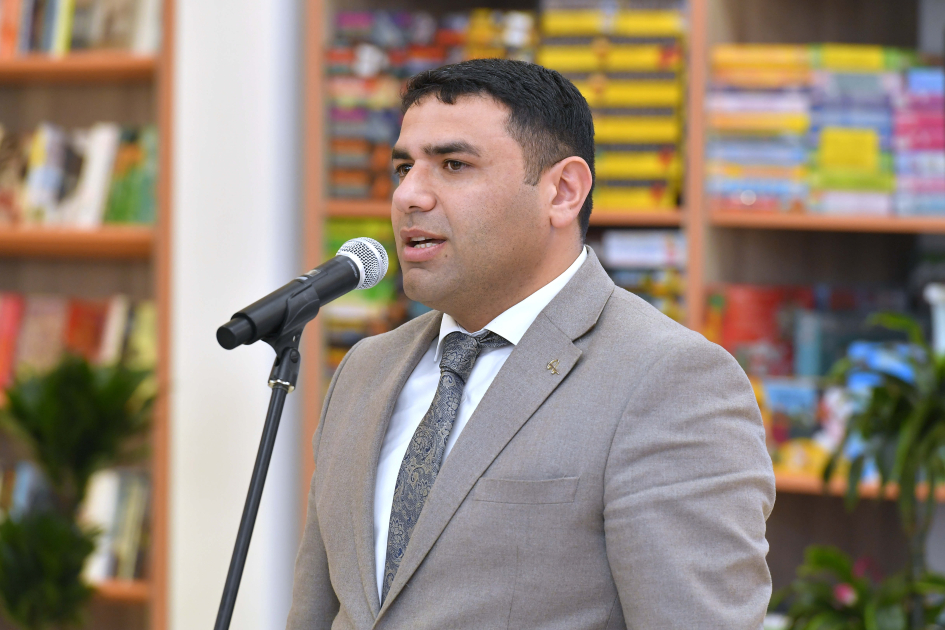 BP  5 azərbaycanlı müəllifin kitabını nəşr etdirib - FOTOLAR