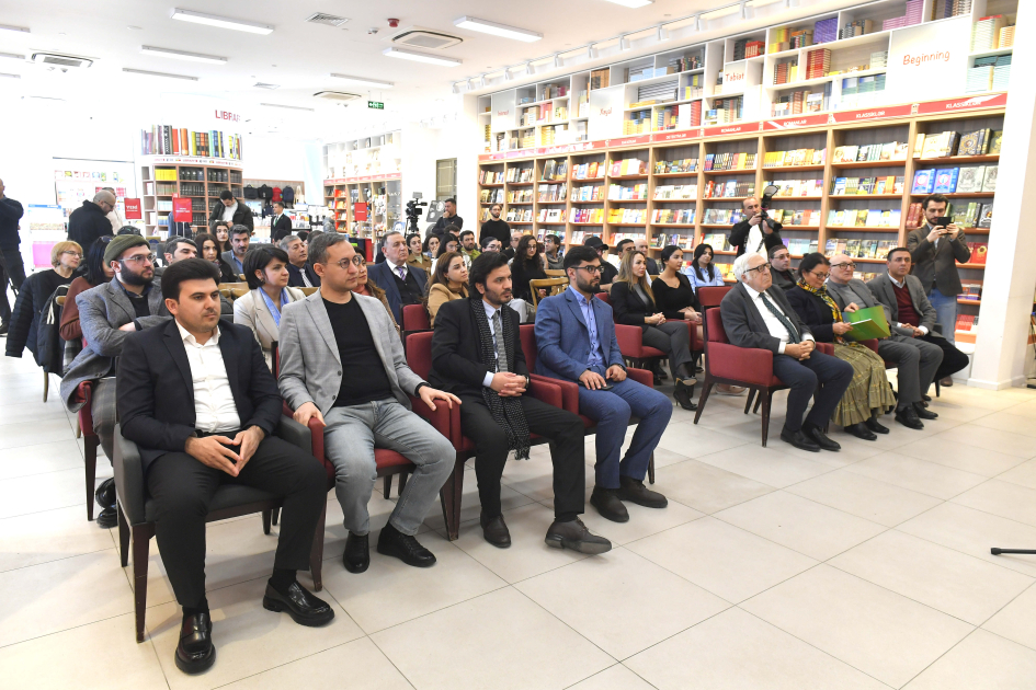 BP  5 azərbaycanlı müəllifin kitabını nəşr etdirib - FOTOLAR