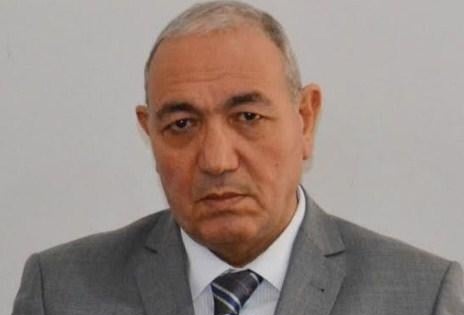 Canlı xarakterlər yarada bilən yazıçı..