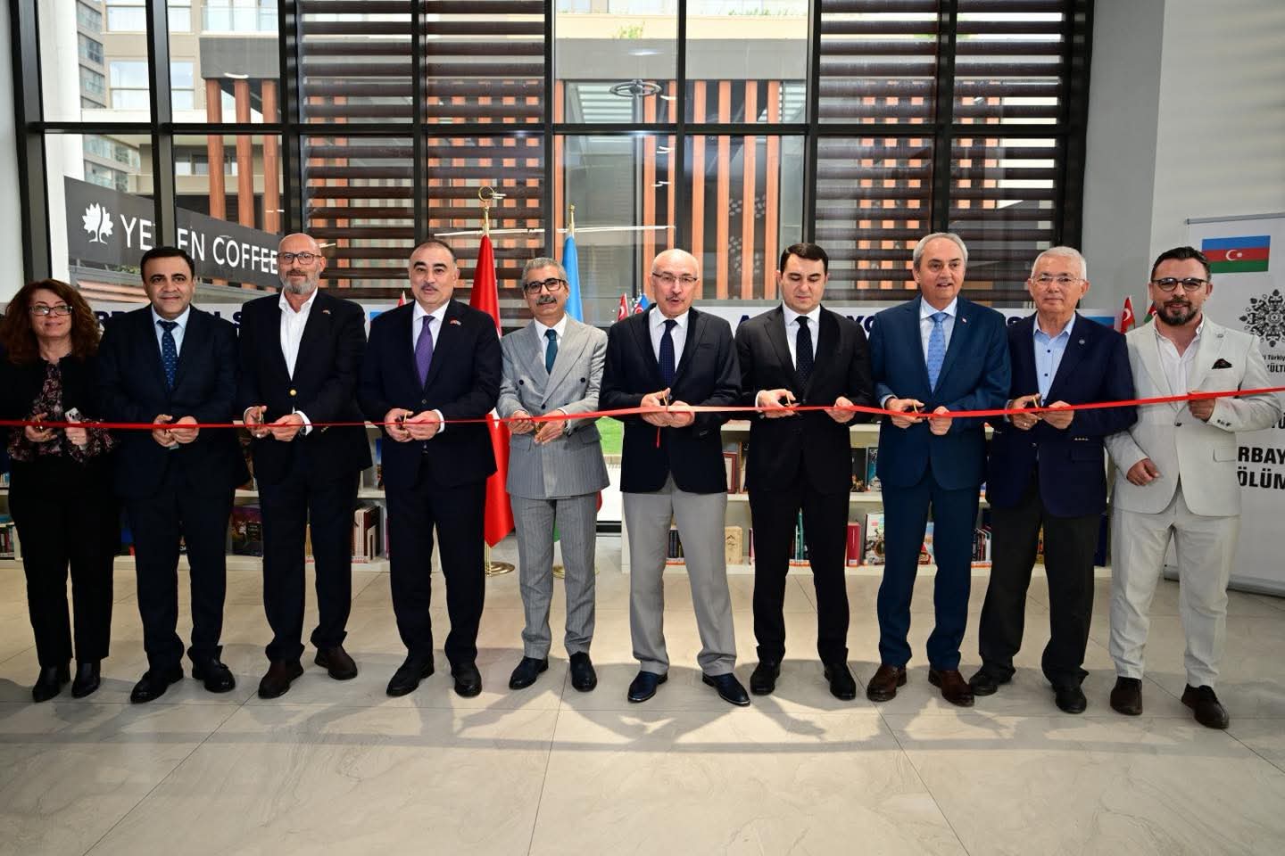 Antalya Kitabxanasında Azərbaycan bölməsinin açılışı olub- Fotolar