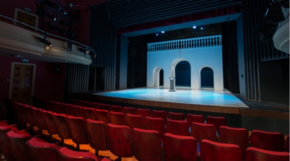 Teatrlara yarım milyon manat ayrılıb