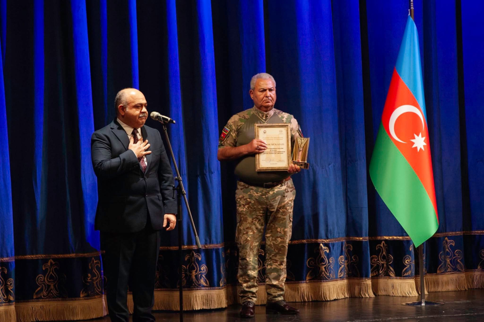 Milli Teatrda "Zəfər mükafatı" təqdim olunub