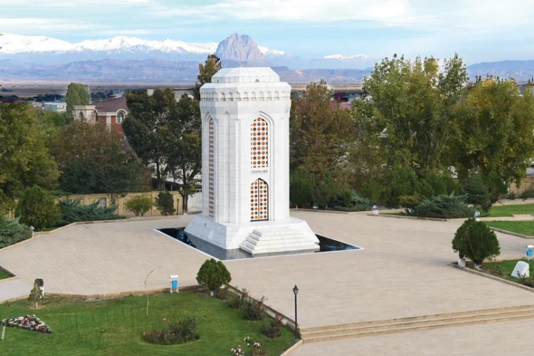 Hüseyn Cavid Məqbərəsi bərpa olunacaq