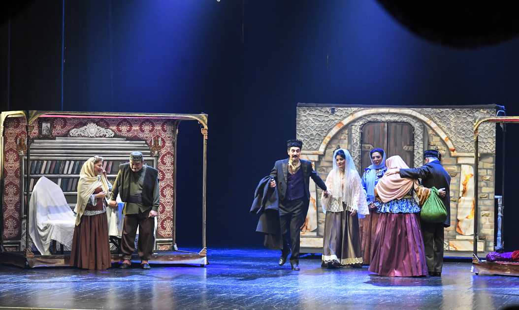 “Gülçöhrə və Əsgər” tamaşasının premyerası olub - Fotolar