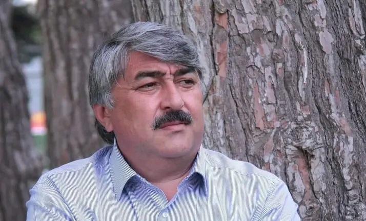 Könlüm sənə, ruhum sənə acıb, gəl - Ayaz Arabaçının şeirləri