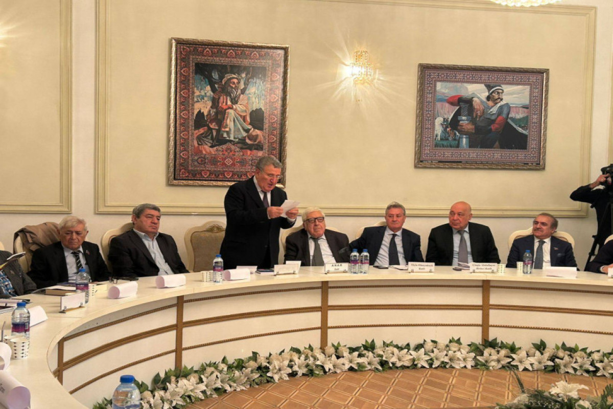 “Dilimiz – kimliyimiz” mövzusunda müşavirə keçirilib