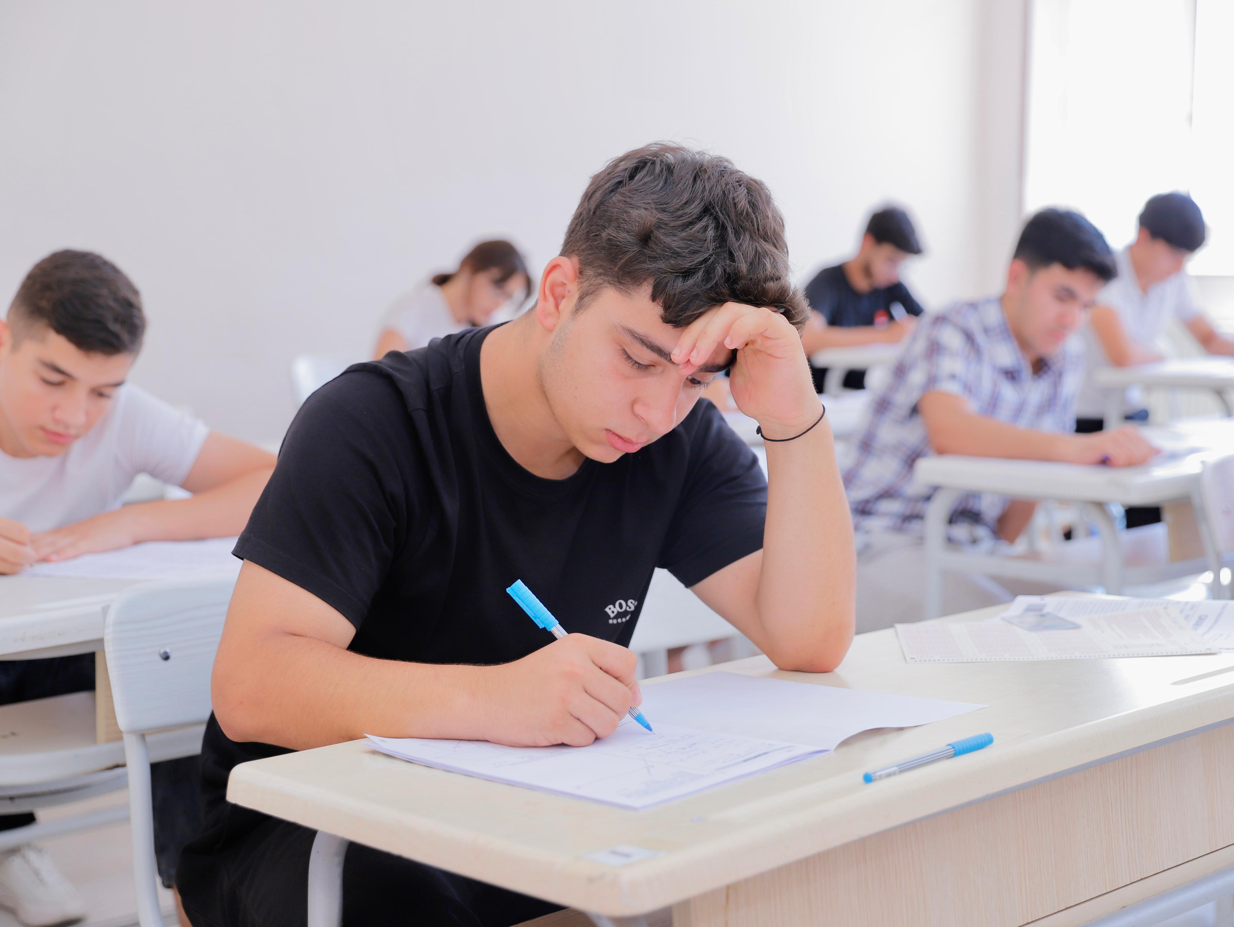 DİM bazar günü qəbul imtahanı keçirəcək