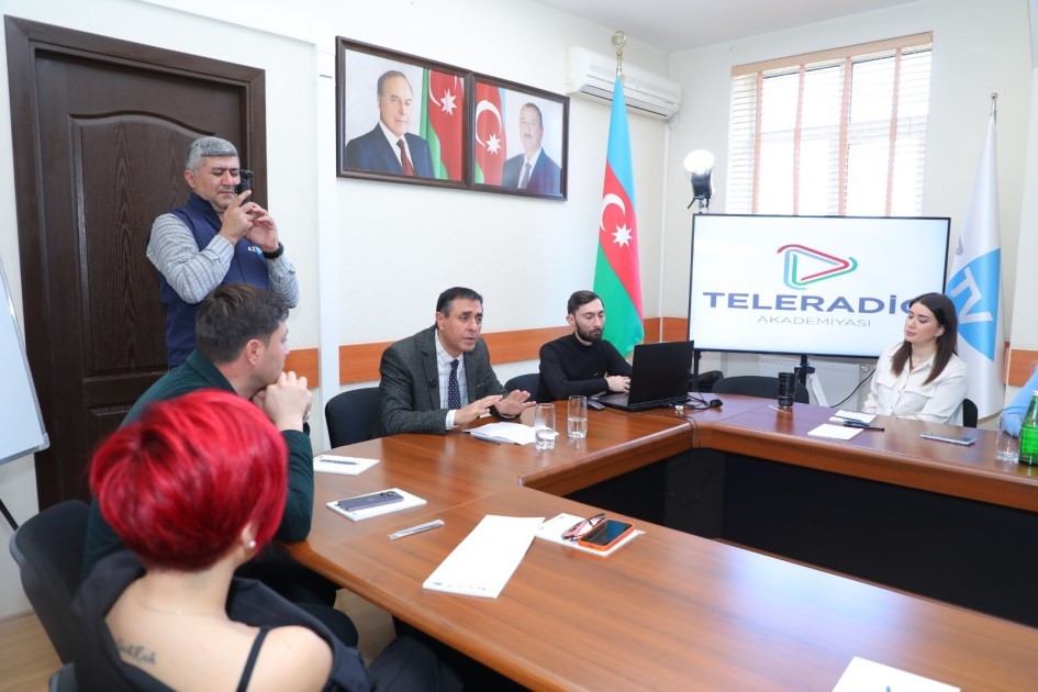 "Nitqin gözəlliyi, orfoqrafiya qaydaları və ifadə-üslub xətaları” mövzusunda təlim keçirilib