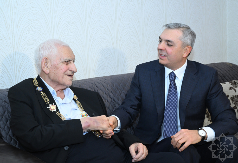 Xalq şairi Nəriman Həsənzadəyə “Heydər Əliyev” ordeni təqdim edilib