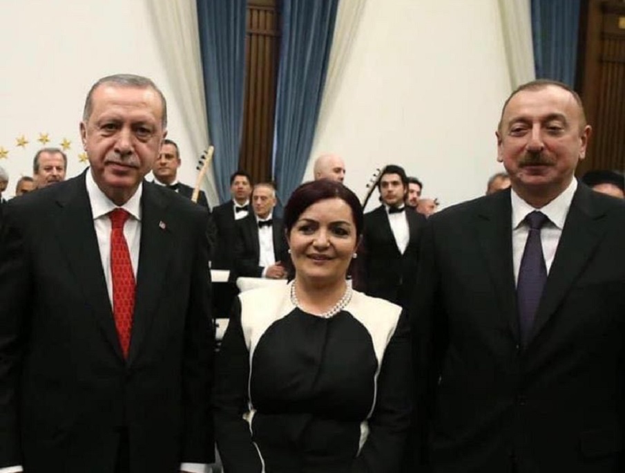 Ziyalılığın zirvəsində bir Azərbaycan qadını – Aygül Bağırova yazır...