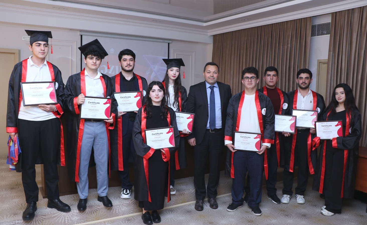 Tələbələrimizin beynəlxalq İT proqramı üzrə buraxılış mərasimi keçirilib