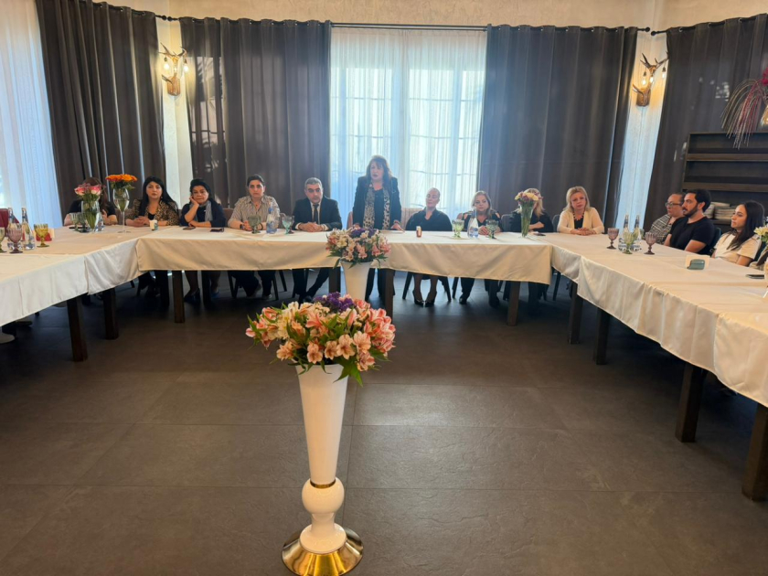 “Bir millət, iki dövlət” fəlsəfəsi Bakıdakı yay məktəbində müzakirə olunub