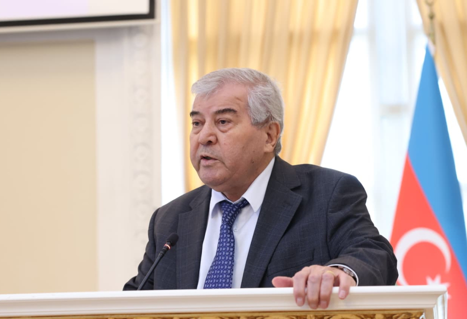 "Türkologiya qədim mətnlərlə yanaşı, müasir türk ədəbiyyatını da əhatə etməlidir" - Sabir Rüstəmxanlı
