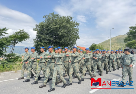 Silahlı Qüvvələr günü Laçında hərbçilər yürüşü ediblər