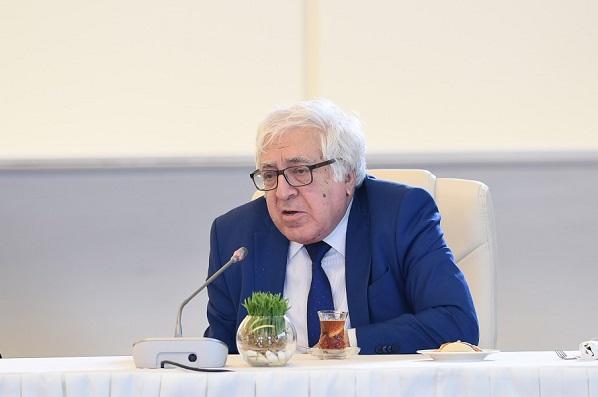 Şairlər bədbəxtdirlər, taleləri çox ağır olur - Anar