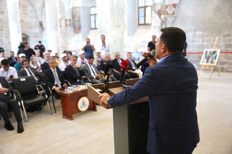 Türk dünyasının rəssamları Kapadokiyada bir araya gəlib
