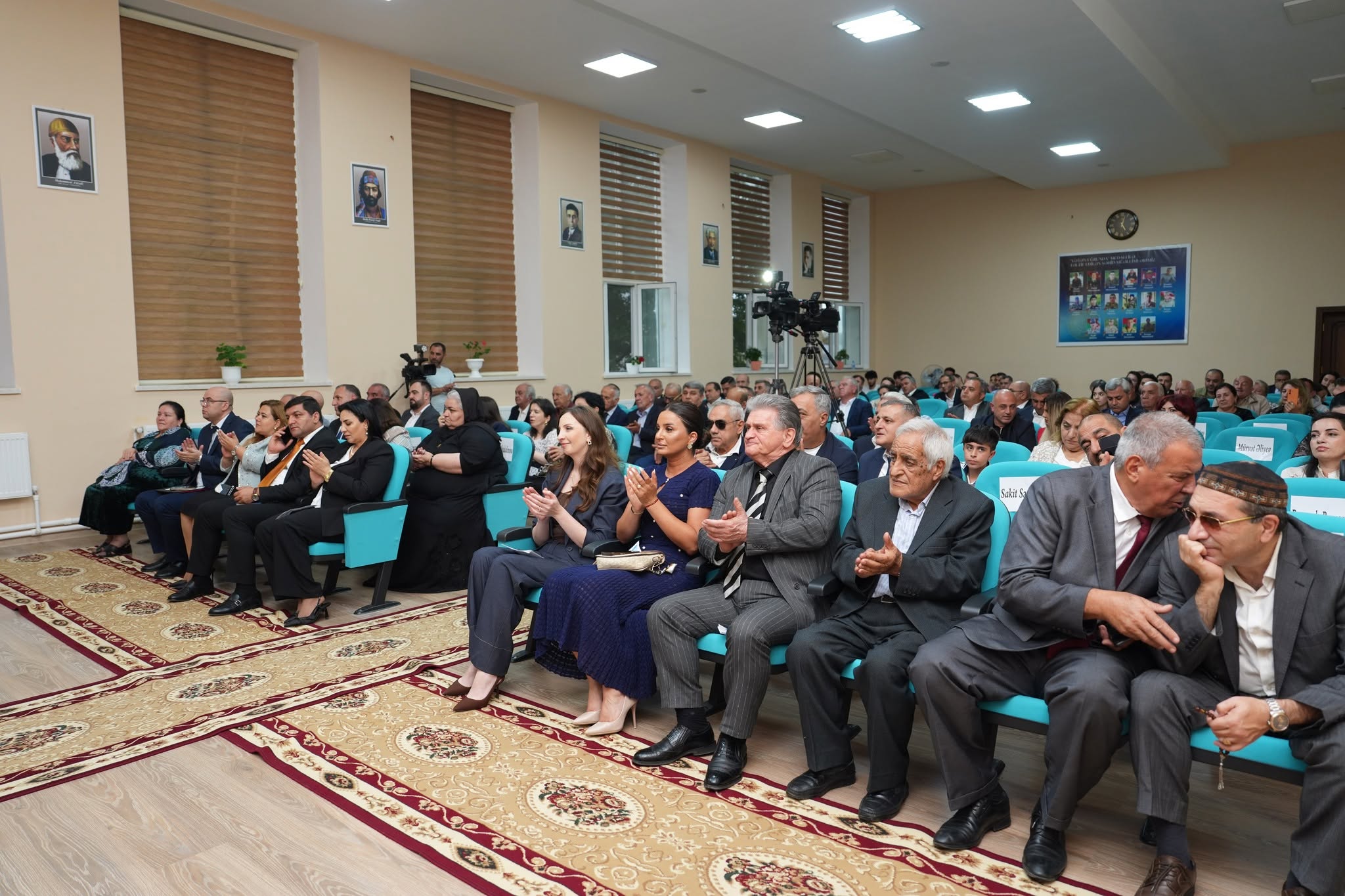 “Zaman gələr, zaman gəlməz” kitabı təqdim olunub